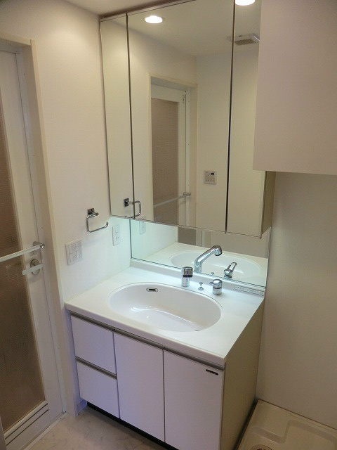 ワコーレ神戸元町アクシアの洗面所