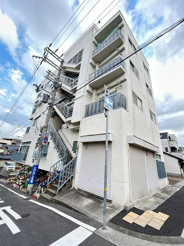 植野マンションの外観