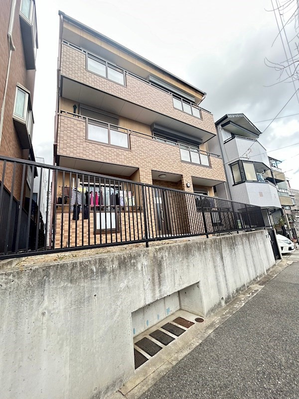 山田マンションの外観