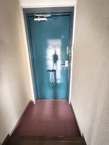 平野レジデンスの玄関