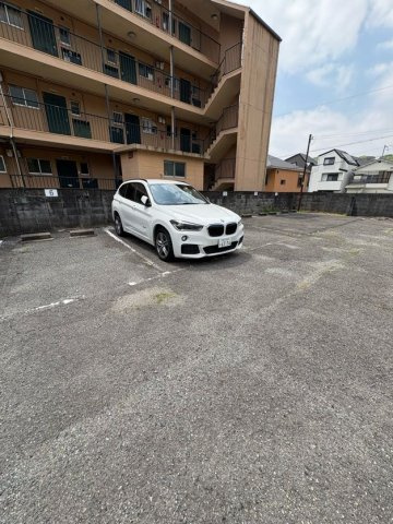 平野マンションの駐車場
