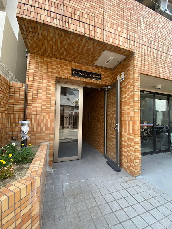 ロイヤルエール新神戸のエントランス