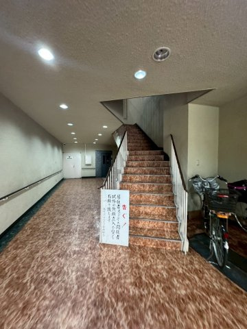 湊川パークハイツのロビー