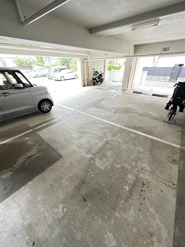 森川グリーンハイツの駐車場