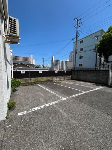 北野ビル2の駐車場