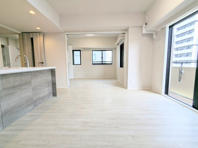 コスモ上野ロイヤルフォルムのキッチン|～リビング写真～