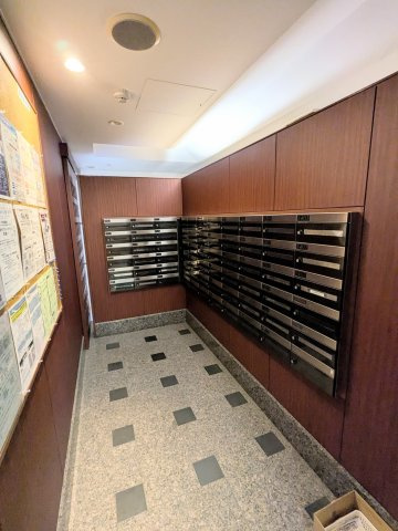 コスモ上野ロイヤルフォルムの設備|～郵便ポスト写真～