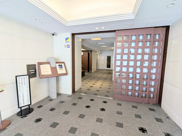 コスモ上野ロイヤルフォルムのエントランス|～エントランス写真～