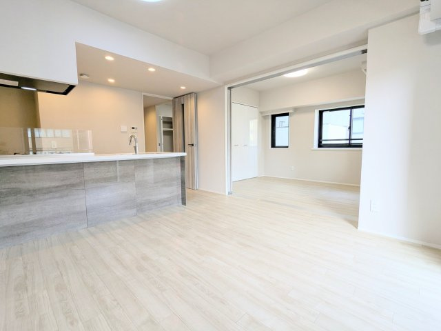 コスモ上野ロイヤルフォルムのキッチン|～リビング写真～