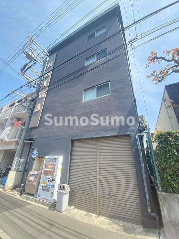 平和マンションの外観