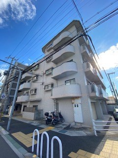 信和マンションの外観