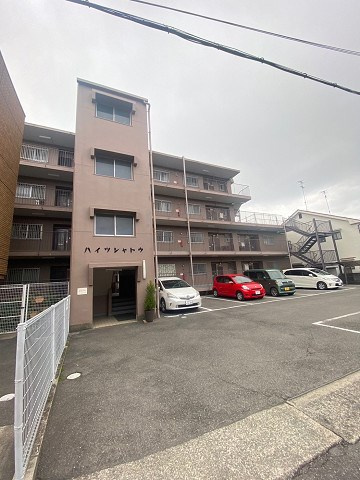第一ハイツシャトーの駐車場