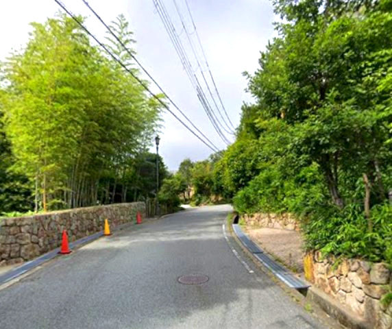 芦屋市奥池町の前面道路含む現地写真