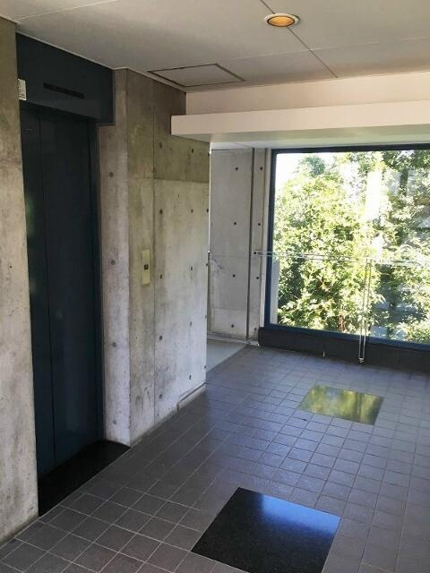 太子堂イーストのロビー