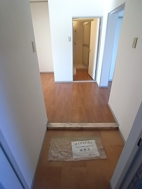 熊野町ハイツの玄関
