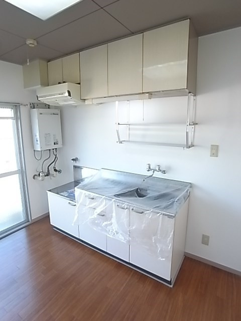 熊野町ハイツのキッチン