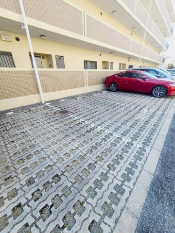 レルンブラールの駐車場
