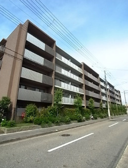 甲子園三番町ハイツの外観