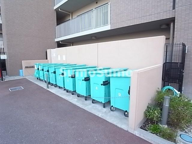甲子園三番町ハイツの外観