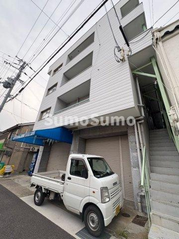 丸吉マンションの外観