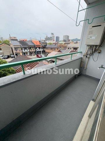 丸吉マンションのバルコニー