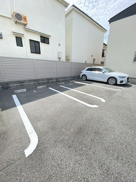 ローレルパークの駐車場