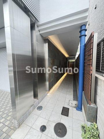 岡本南マンションのエントランス