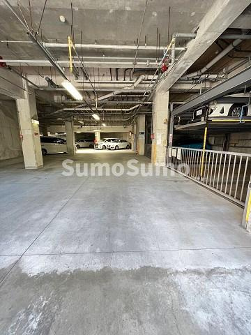 白鷹苦楽園マンションの外観