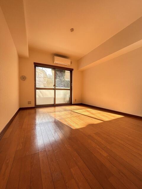 中目黒ドームの居間・リビング| 