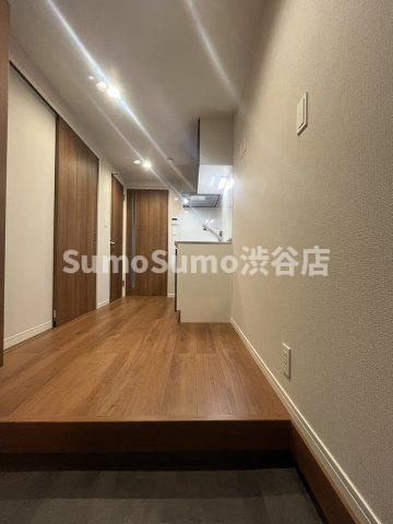ログライフ上用賀の玄関