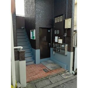 日生味鋺プラザのエントランス