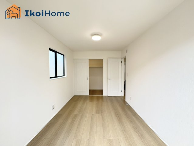 神戸市西区南別府4丁目　B号棟　新築戸建の子供部屋|【ホームページに現地動画掲載中】●年中無休：当日予約可●たくさんの洋服が収納できるWICあり！