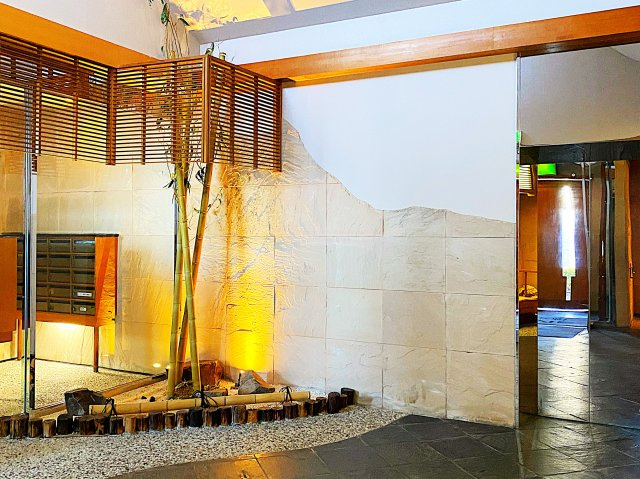 ラヴィ熱海C棟のエントランス