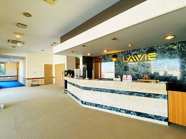 ラヴィ熱海C棟のロビー