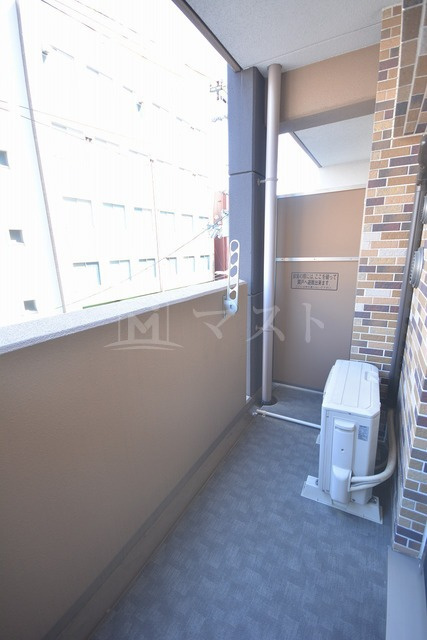 アスヴェル難波ＥＡＳＴのバルコニー