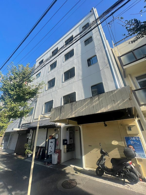 稗原マンションの外観