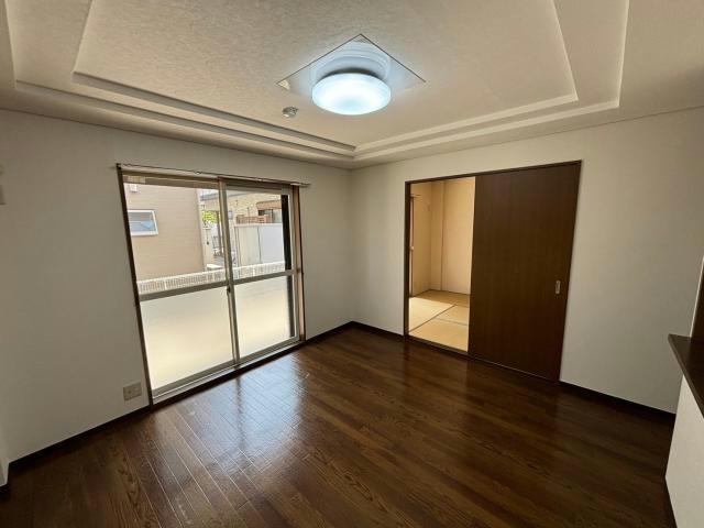 アムールエバーハイツの居間・リビング