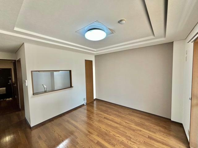 アムールエバーハイツの居間・リビング