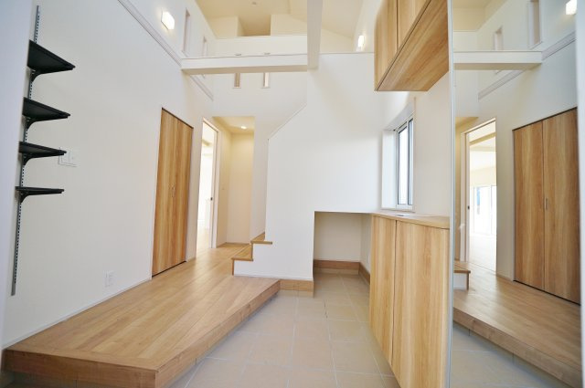 【横浜市旭区中沢3丁目23-10全2棟新築戸建て】★仲介手数料無料★（中沢小学校・旭中学校）の前面道路含む現地写真