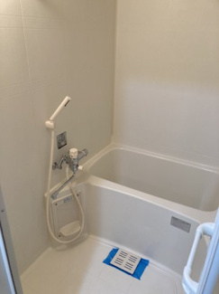 【浴室】 | ヴィラ・ウェリントン | ヴィラ・ウェリントン　４０５号室と同タイプの写真です。