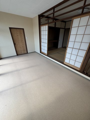 鶯橋マンションの寝室