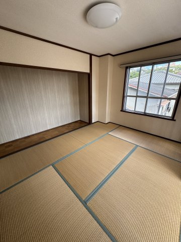 鶯橋マンションの和室