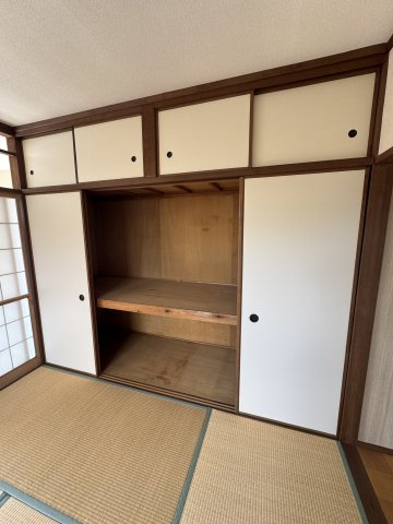 鶯橋マンションの収納