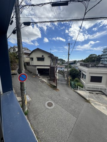 鶯橋マンションの駐車場