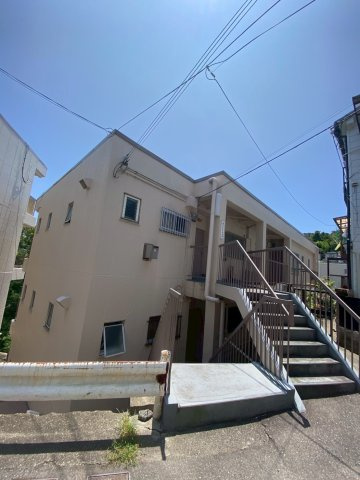 観音山ハイツ西棟の外観