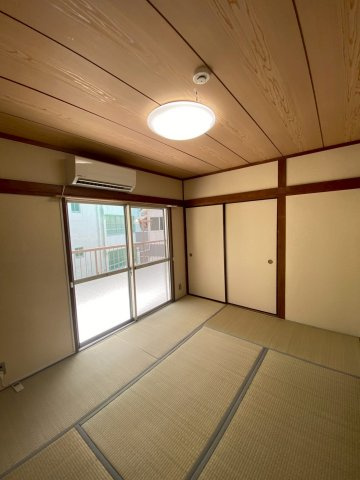 観音山ハイツ西棟の和室