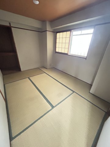 金盃第2ビル高羽荘の和室