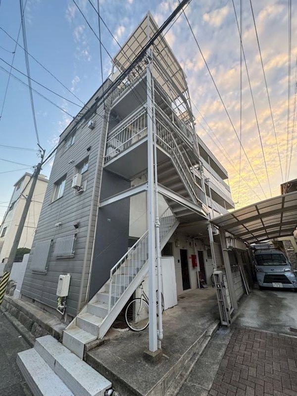 高田マンションの外観