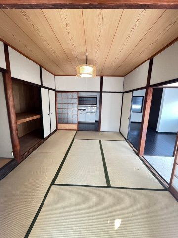 西岡本四丁目貸家の和室