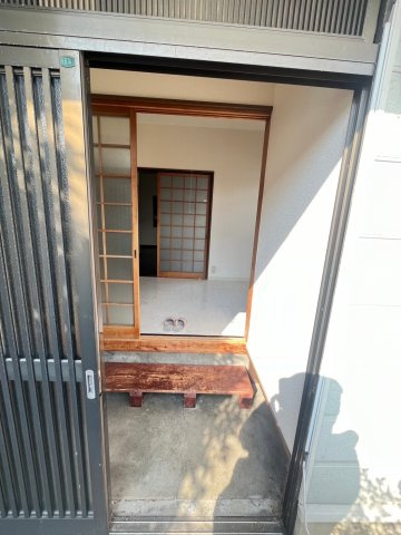 西岡本四丁目貸家の外観